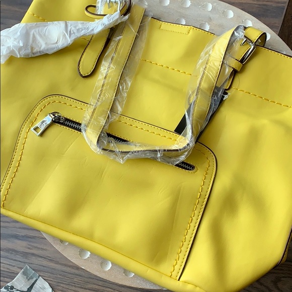 💕Last 1 💕Large Yellow MoDa Tote⭐️ - Picture 3 of 3